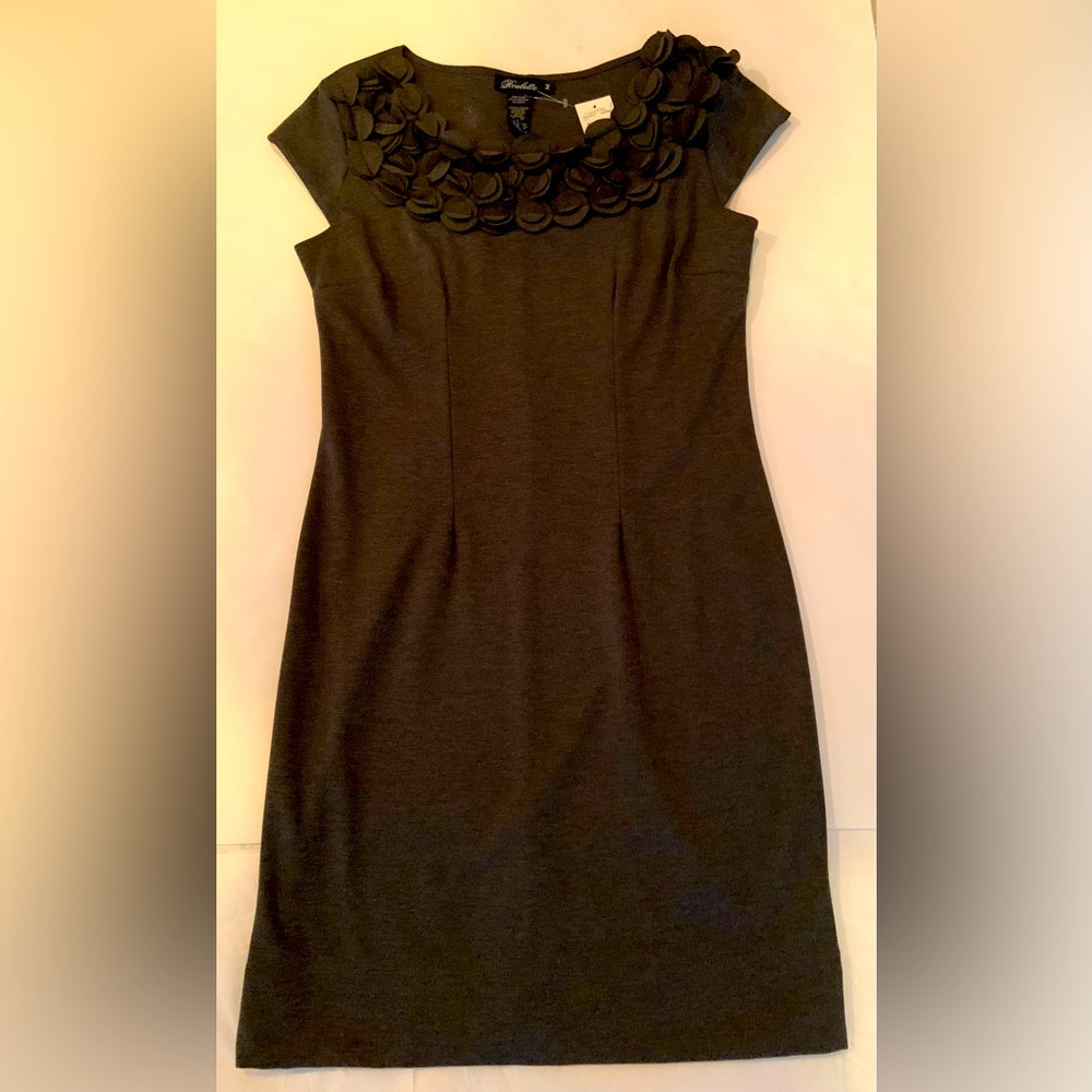 Roulette Women’s Gray Ruffled Sheath Dress Size Medium - Picture 2 of 8